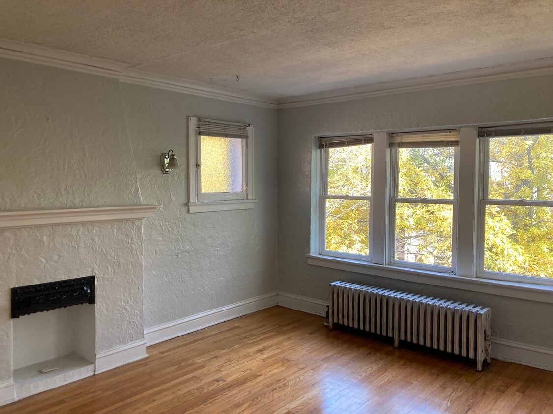 Building Photo - 5440 N Campbell Ave