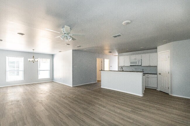 Building Photo - 5515 Jarvis St