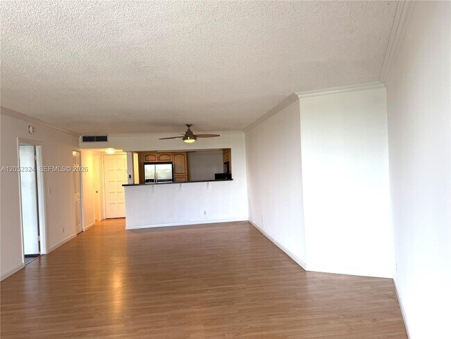 Foto del edificio - 3800 N Hills Dr