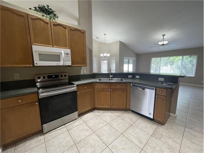 Foto del edificio - 2813 SE Melaleuca Blvd