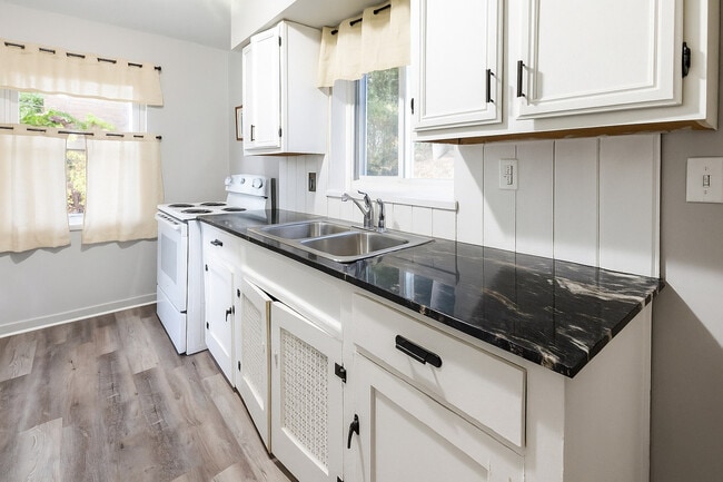 Building Photo - 1411 Brinton Rd