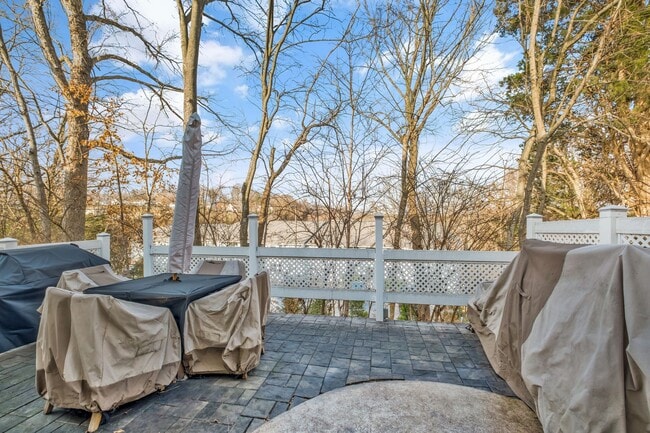 Building Photo - 1345 Bell Rd