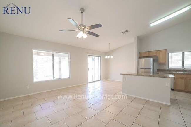 Building Photo - Special Concession 25% Off 1st Month's Ren...