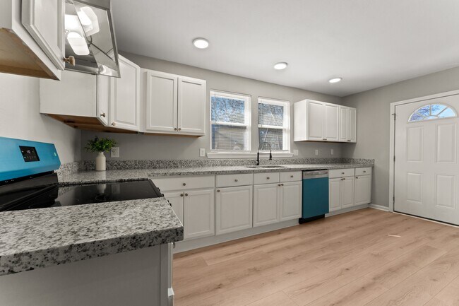 Foto del edificio - 2245 Bayou Rd