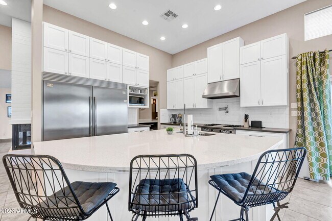 Building Photo - 4041 E St Joseph Way