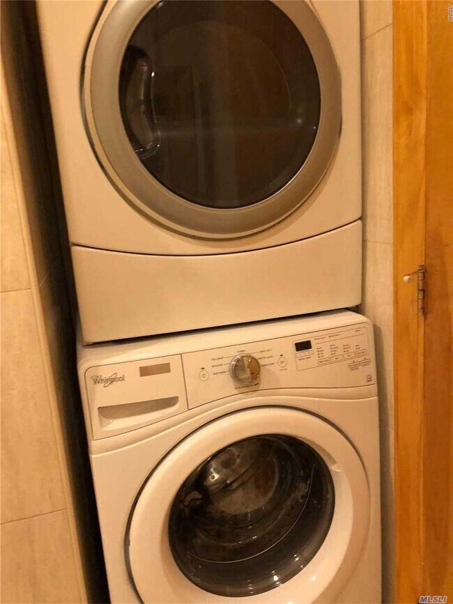 Building Photo - 196-43 50th Ave