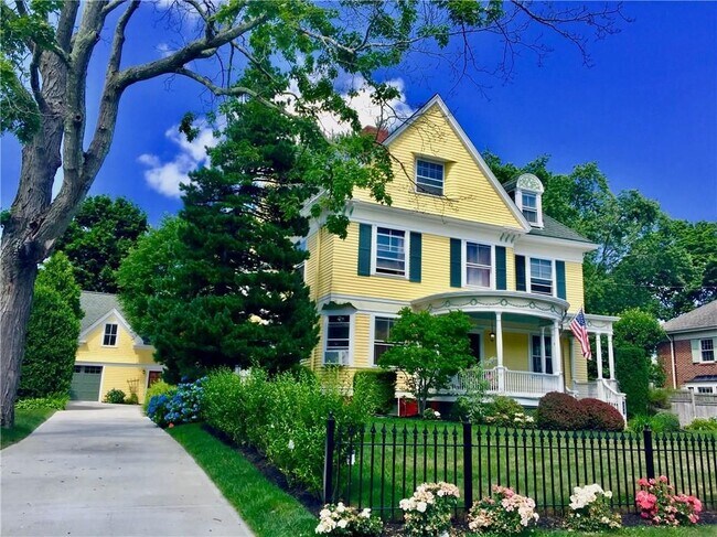 Foto del edificio - 283 Norwood Ave