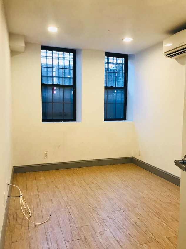 Foto principal - 626A Monroe St