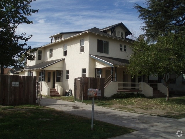 Building Photo - 1098 Acacia Ave