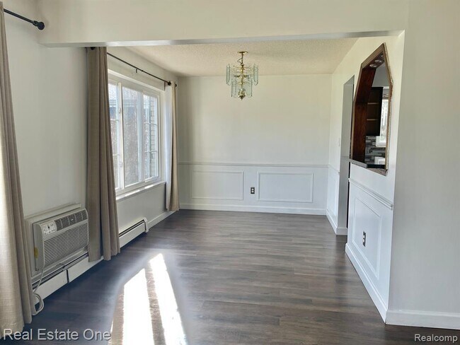 Foto del edificio - 100 W Hickory Grove Rd