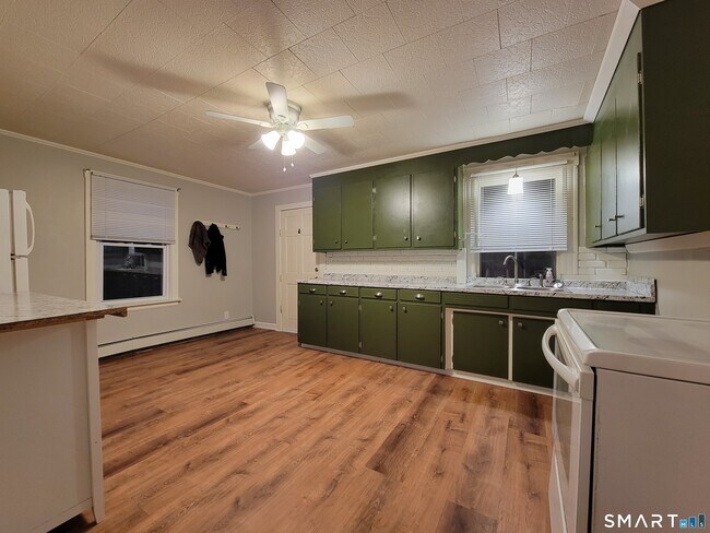 Foto del edificio - 344 Boswell Ave