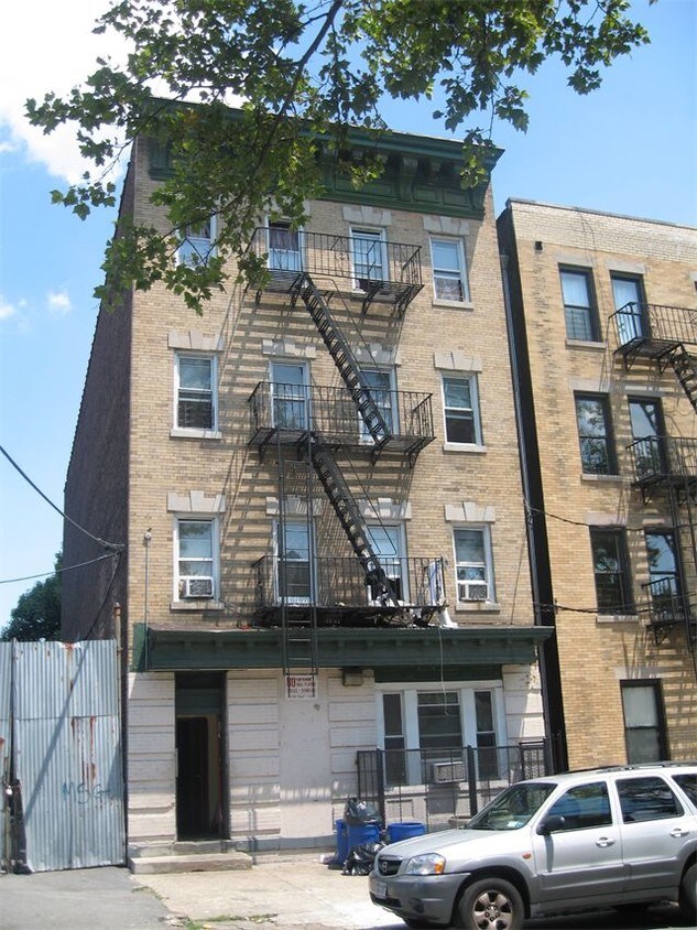 Primary Photo - 209 Franklin Ave