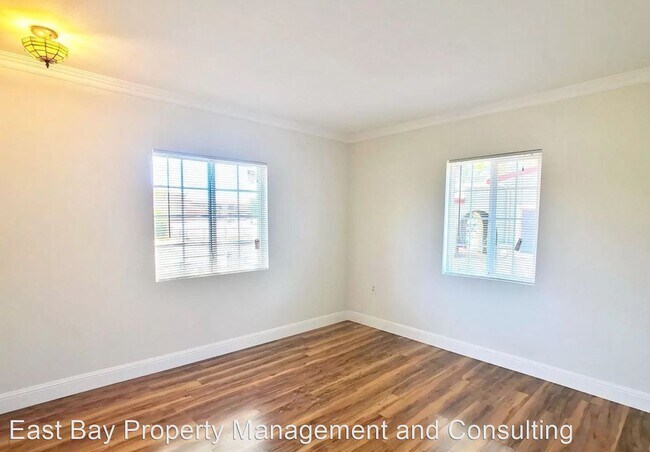 Building Photo - 2 br, 1 bath House - 256 B St.