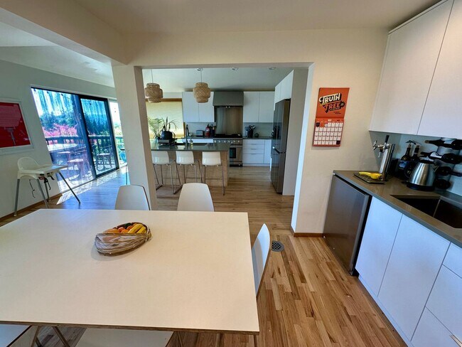 Building Photo - Bellingham 4 Bedroom