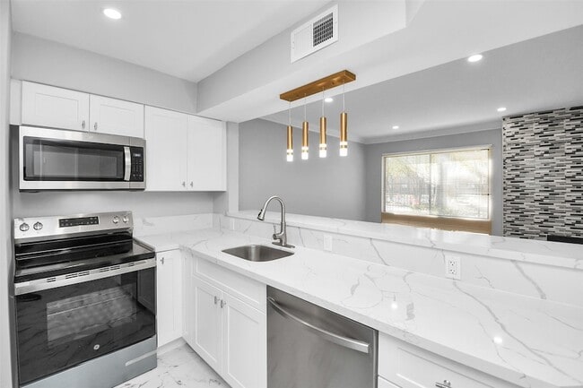 Building Photo - 17202 Imperial Valley Dr