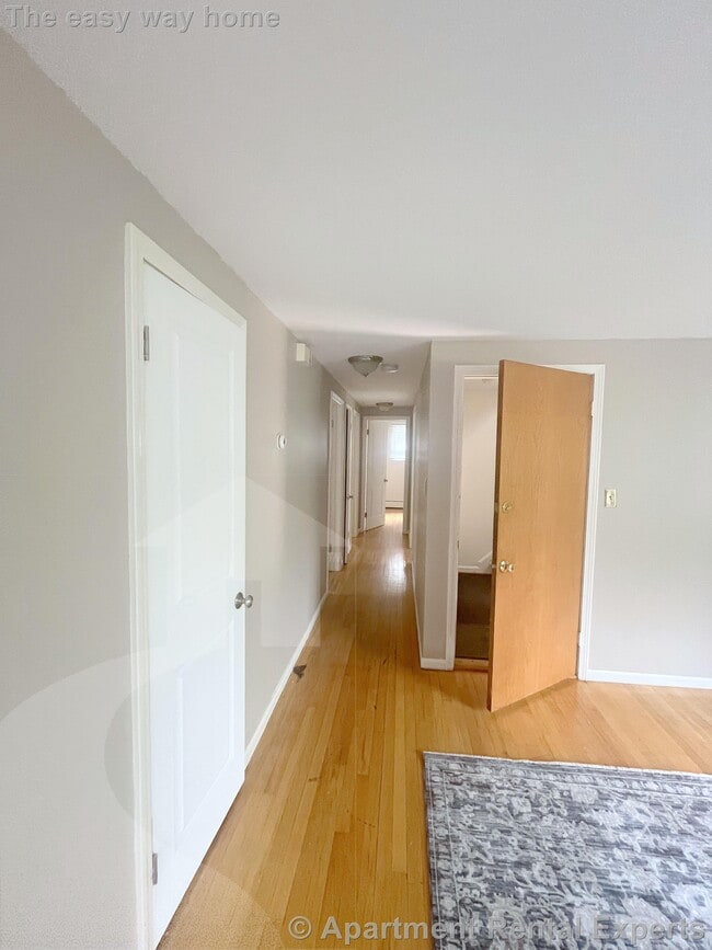 Building Photo - Fresh Pond 2+ Bedroom - Parking * All Util...