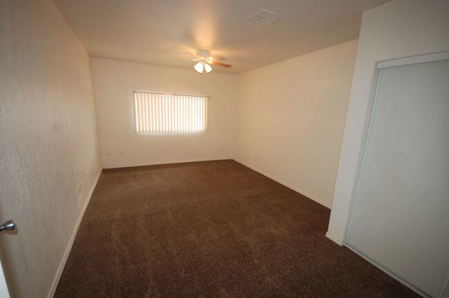 Foto del edificio - 2326 N 71st Ave