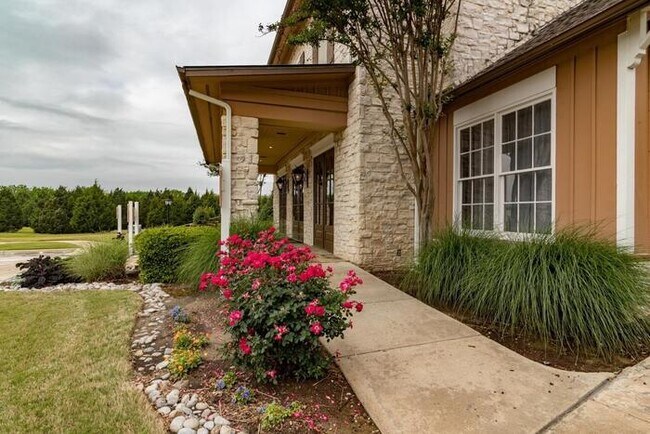 Building Photo - 901 US-80