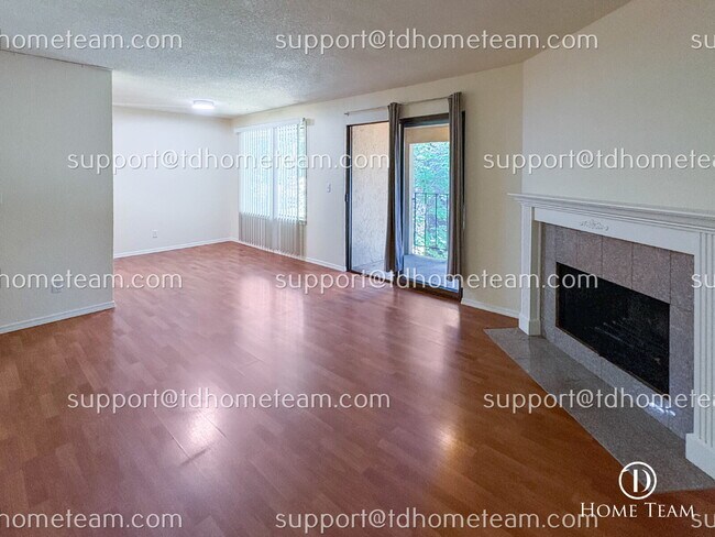 Foto del edificio - "Charming 2-Bed Condo in Bellevue with 923 Sq Ft of Comfort!"