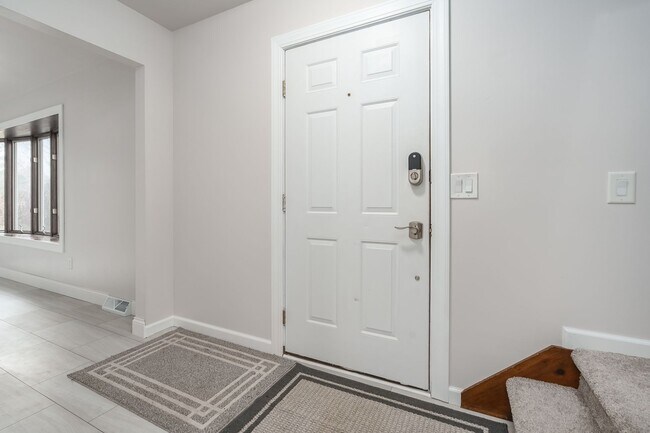 Foto del edificio - 4 Bedroom Home in Richland