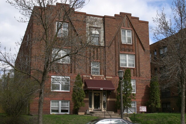 Welcome home! - 569 Portland Ave