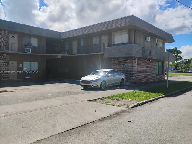 Foto del edificio - 2040 Funston St
