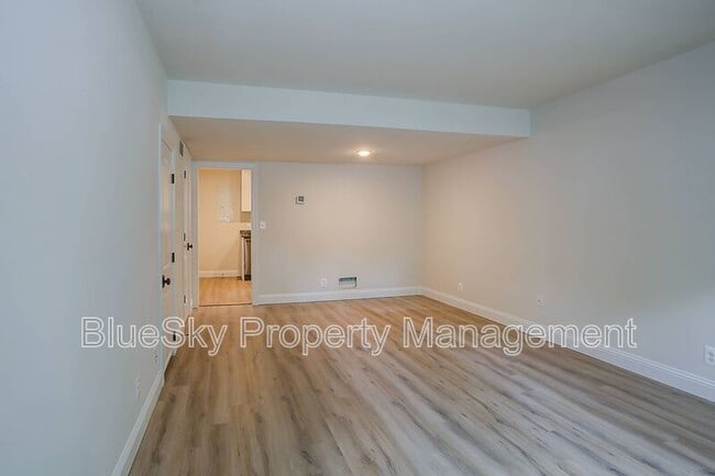 Building Photo - 249 Stribling Ave