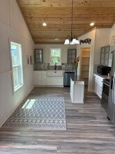 Building Photo - 626 Front St