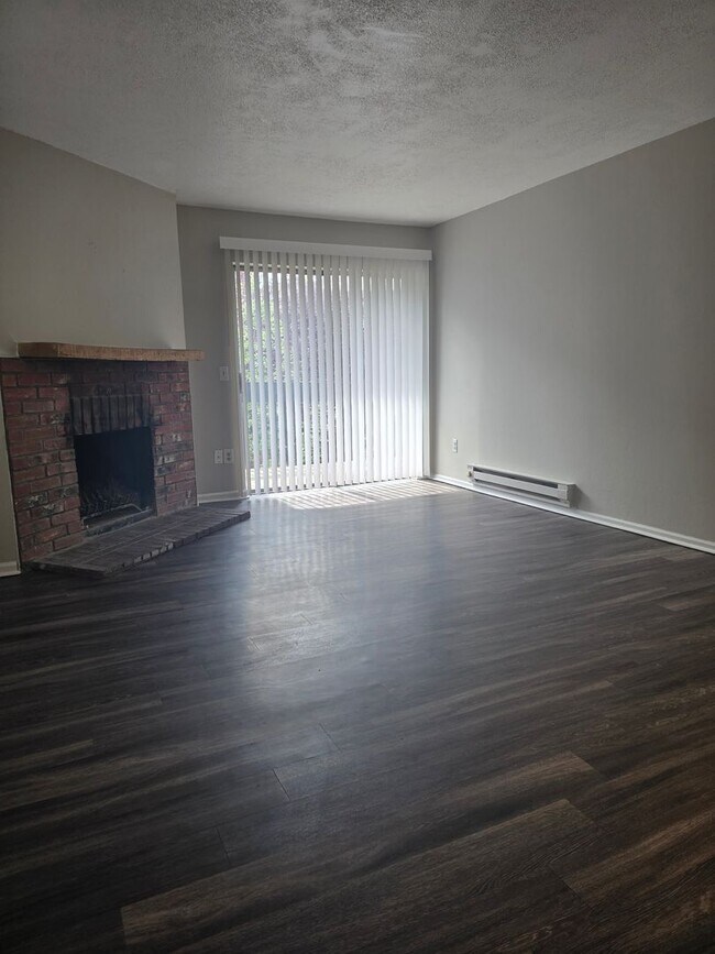 Foto del edificio - Fantastic Updated 2-Bedroom, 2-Bath Condo ...