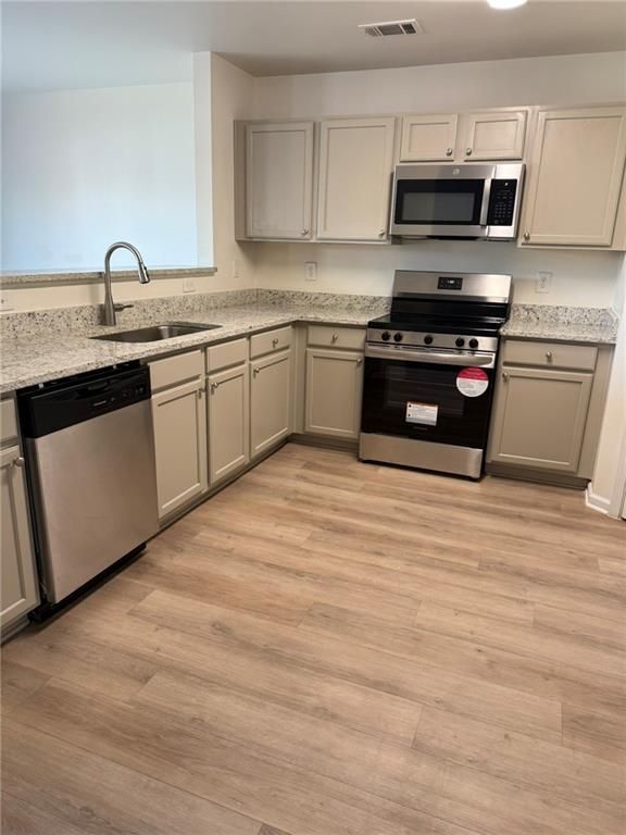 Foto del edificio - 2350 Mayfair Dr