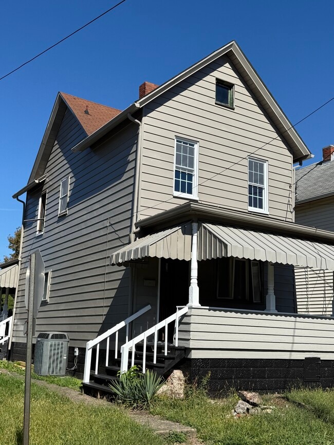 Building Photo - 1039 Stieren Ave