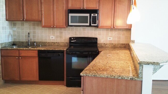 Building Photo - 300 N State St