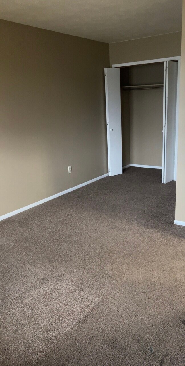 Foto del edificio - 803 Zollinger Rd