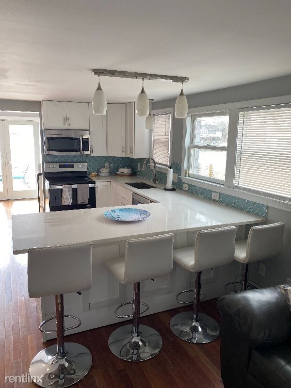 Foto del edificio - 3 br, 3 bath House - 265 Riverside St