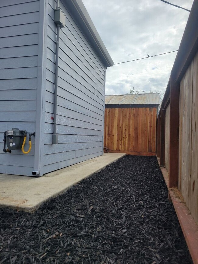 Foto del edificio - Available soon! 2 bed/2 bath Close to Downtown Lodi