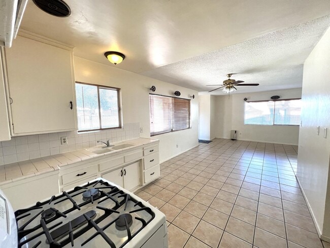 Building Photo - 33671 Beverly Dr