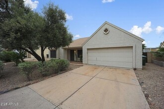 Building Photo - 1007 E Oraibi Dr