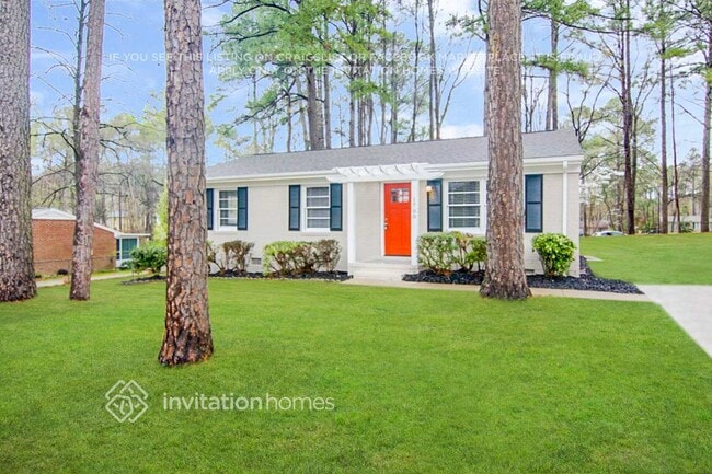 Foto del edificio - 1700 Woodland Rd