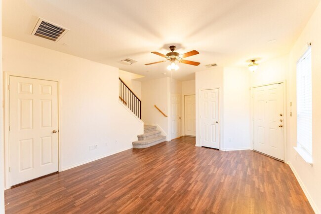 Foto del edificio - Chic 2-Bed,2.5 Bath Condo in Avery Ranch