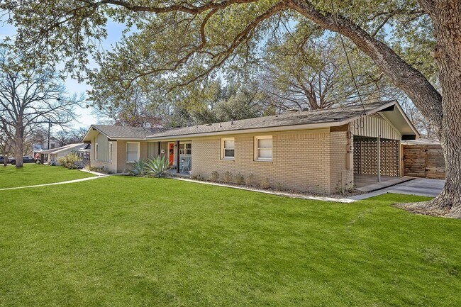 Foto del edificio - 1802 Hutto Rd