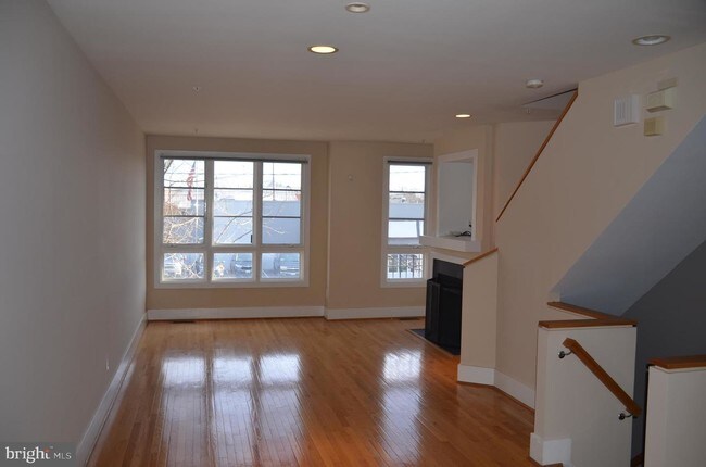 Foto del edificio - 708 N Henry St