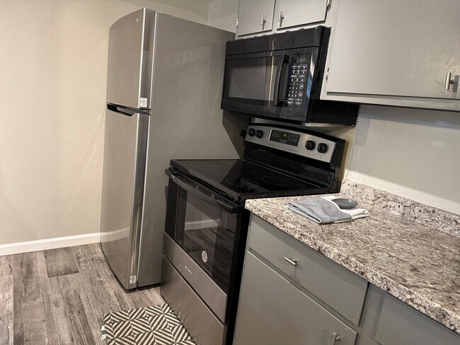 Foto del edificio - 6701 Eastridge Rd