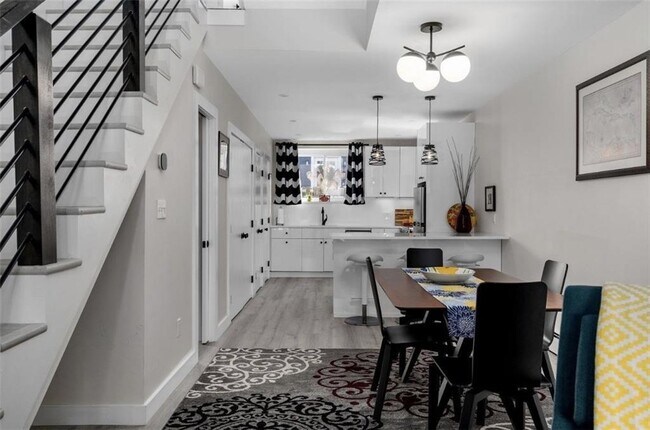 Building Photo - 26 W Narragansett Ave