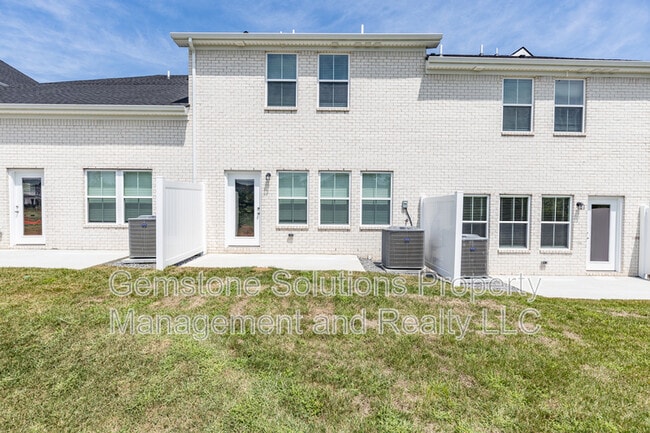 Building Photo - 204 Douglas Bend Rd