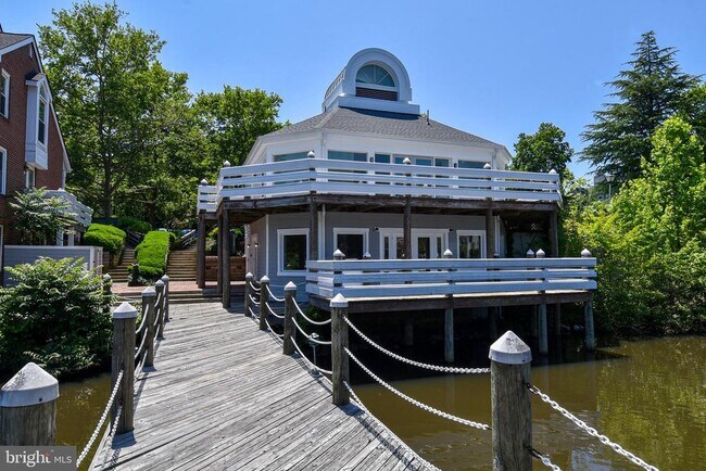 Building Photo - 7604 Lakeside Village Dr
