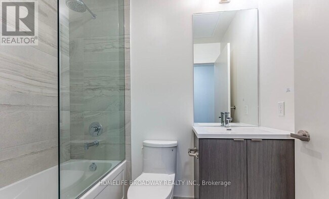 Building Photo - 138 Downes St