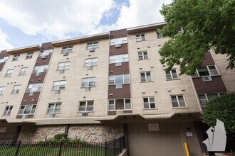Building Photo - 420 W Aldine Ave