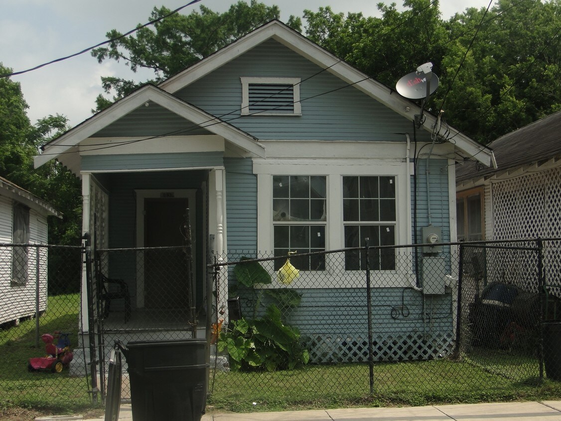 Primary Photo - 2719 Canfield St