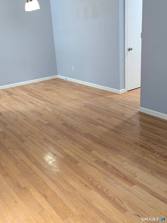 Building Photo - 165 South St