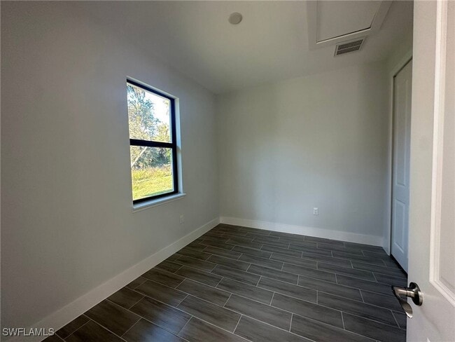 Foto del edificio - 3617 26th Ave SE